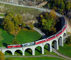 Train Bernina Express et Saint-Moritz