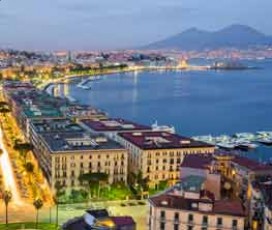 Visite panoramique de Naples la nuit, avec diner