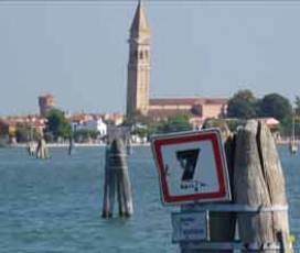 Media jornada en barco típico de Venecia