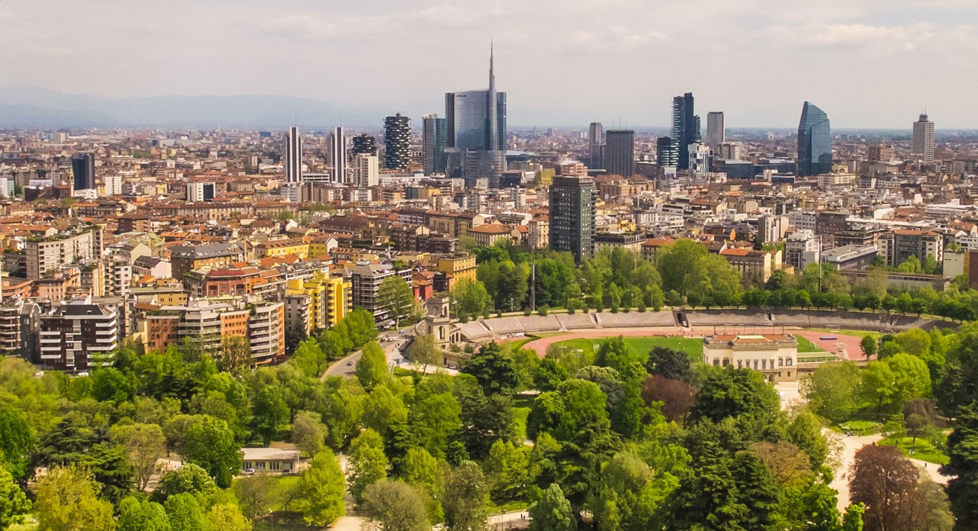 ブランカの塔、高みから眺める町 (Branca Tower)