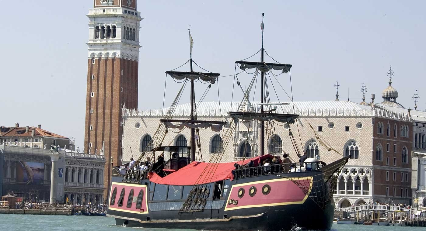 ヴェネツィアのガレー船でディナー・クルーズ (Galleon Dinner Cruise)