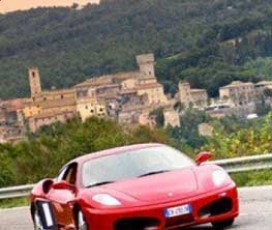 Giro in Ferrari per la Toscana        