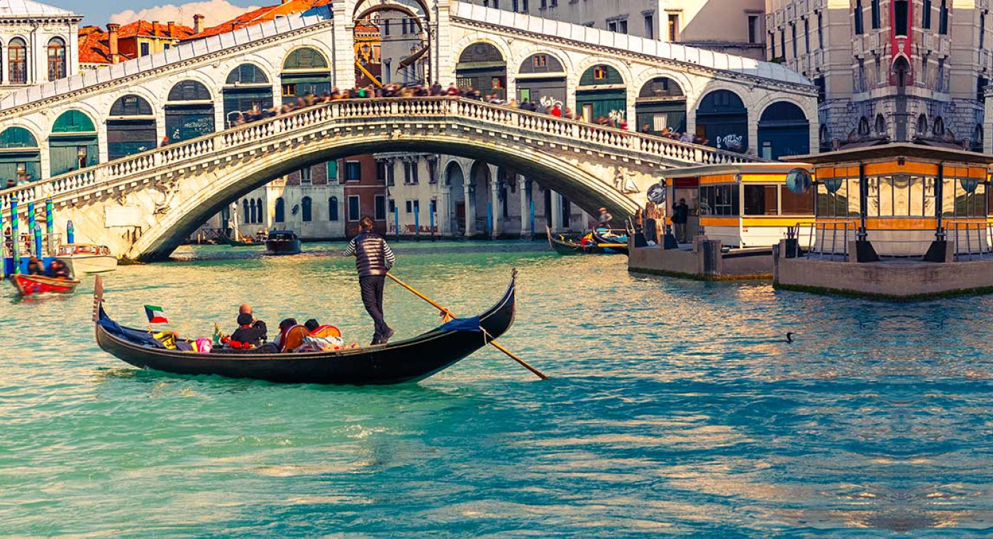 Gondola Serenade Regular Tour        