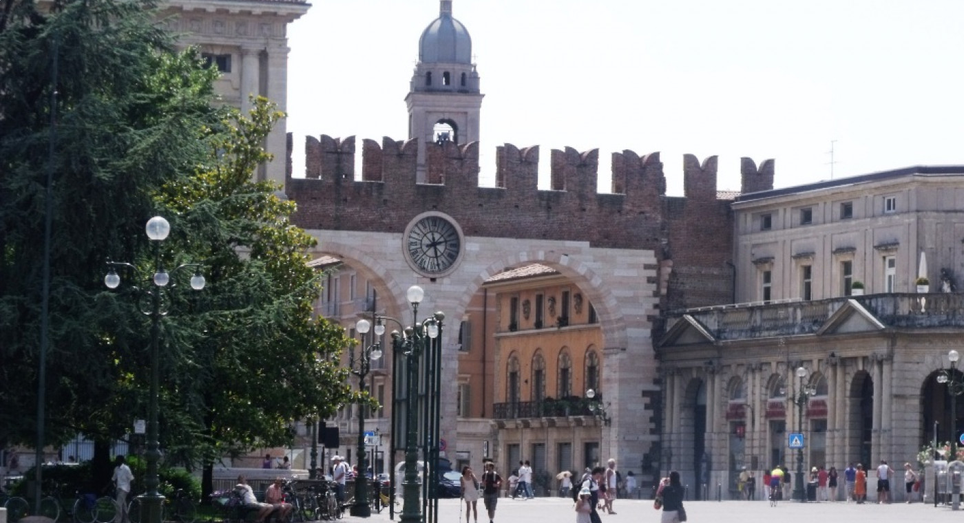 Passeggiata guidata nel centro storico di Verona       