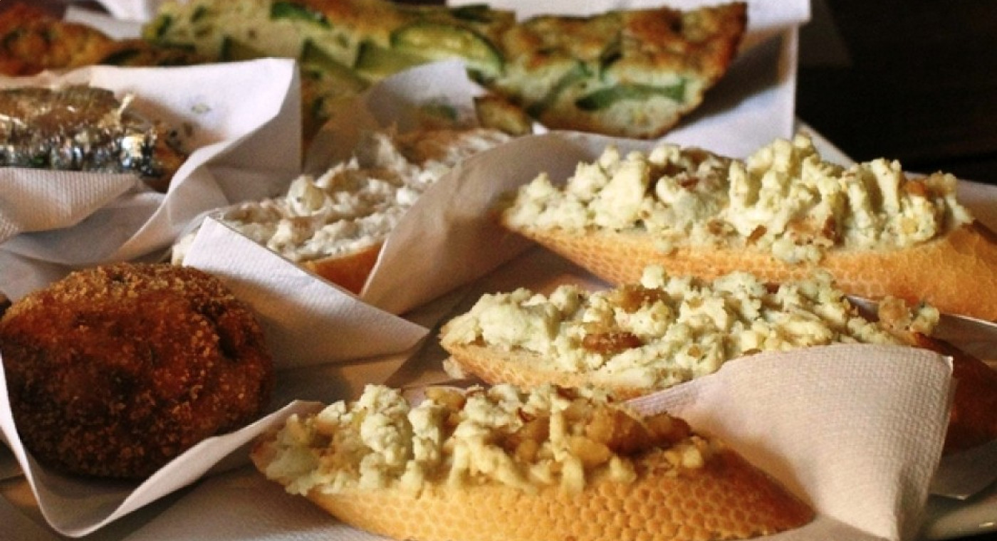 Bacaro Tour: aperitivo itinerante a base di vino e cicchetti       