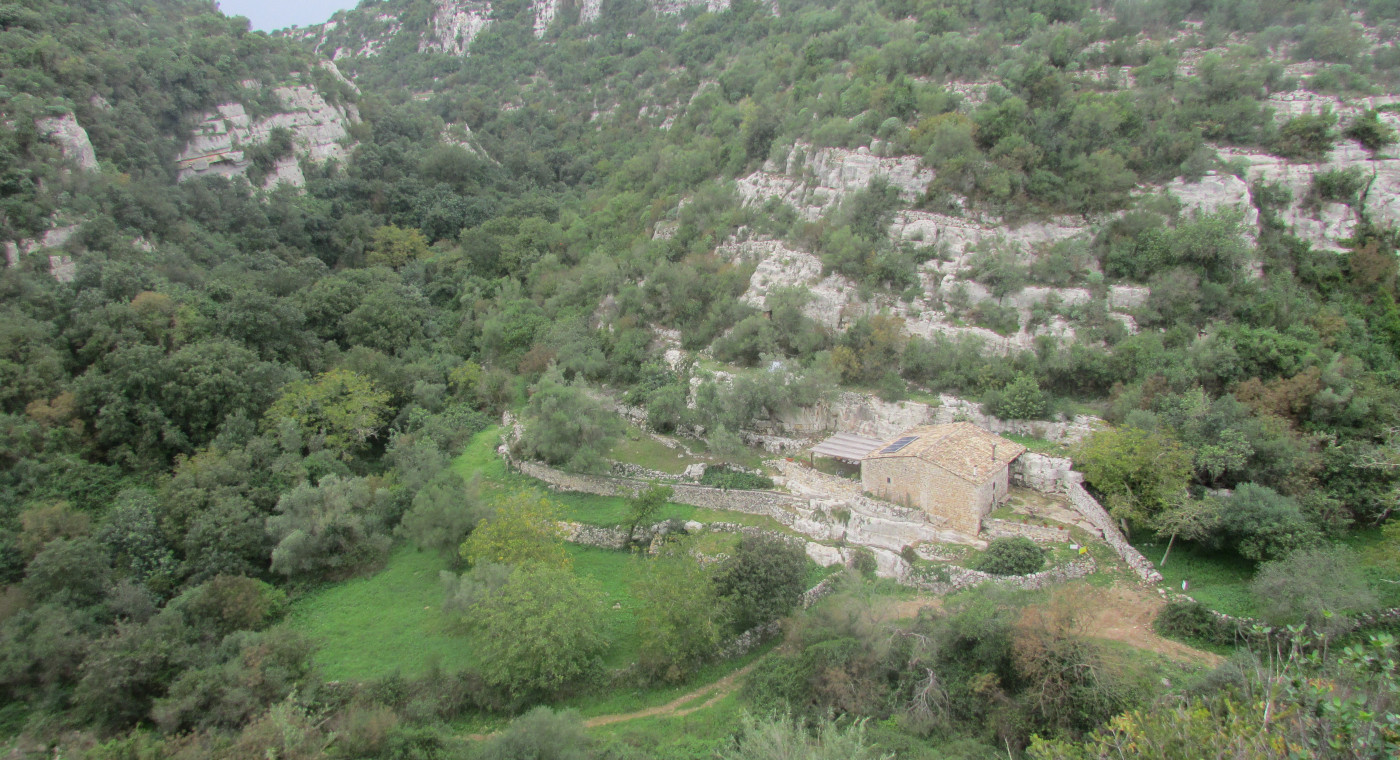 Daily Hiking Excursions in Southeastern Sicily