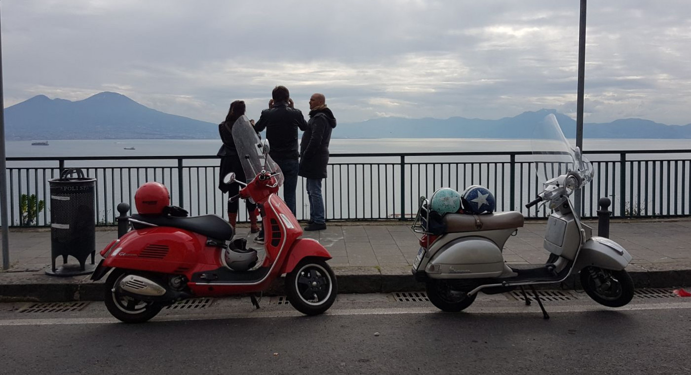 Découverte de Naples en Vespa